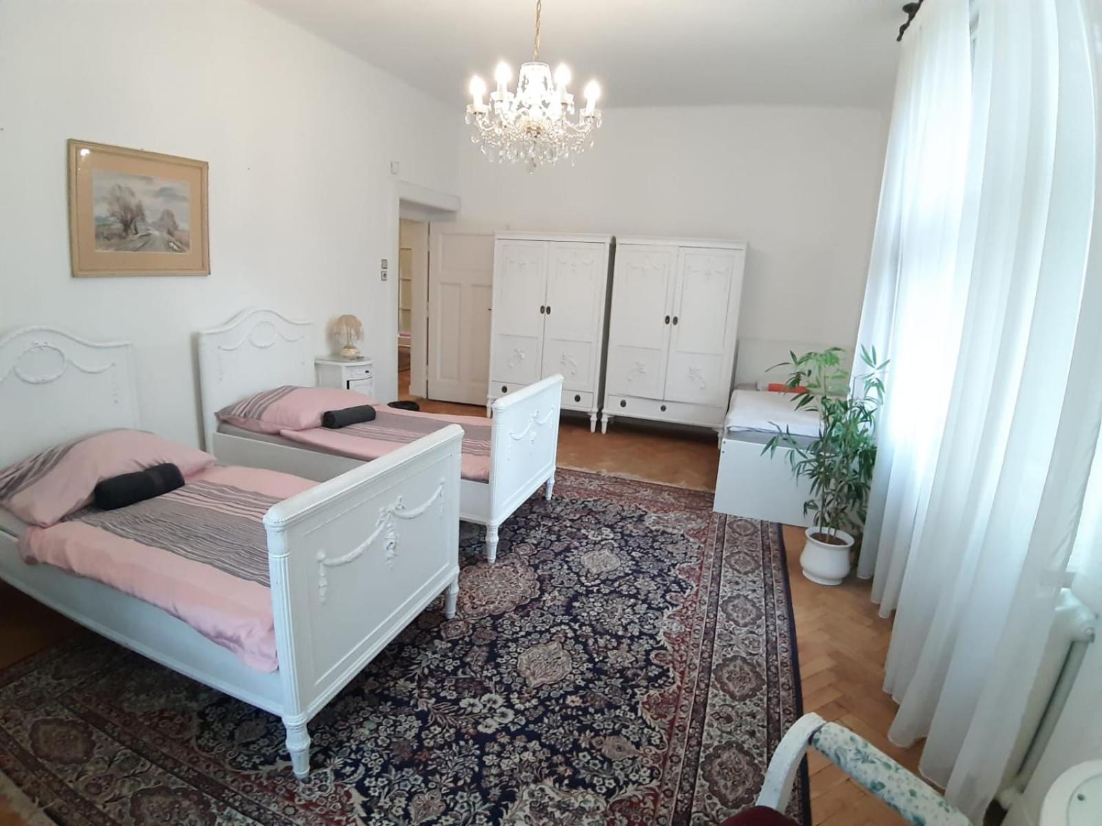 Rooms In Prague-Big+Comfy Zewnętrze zdjęcie