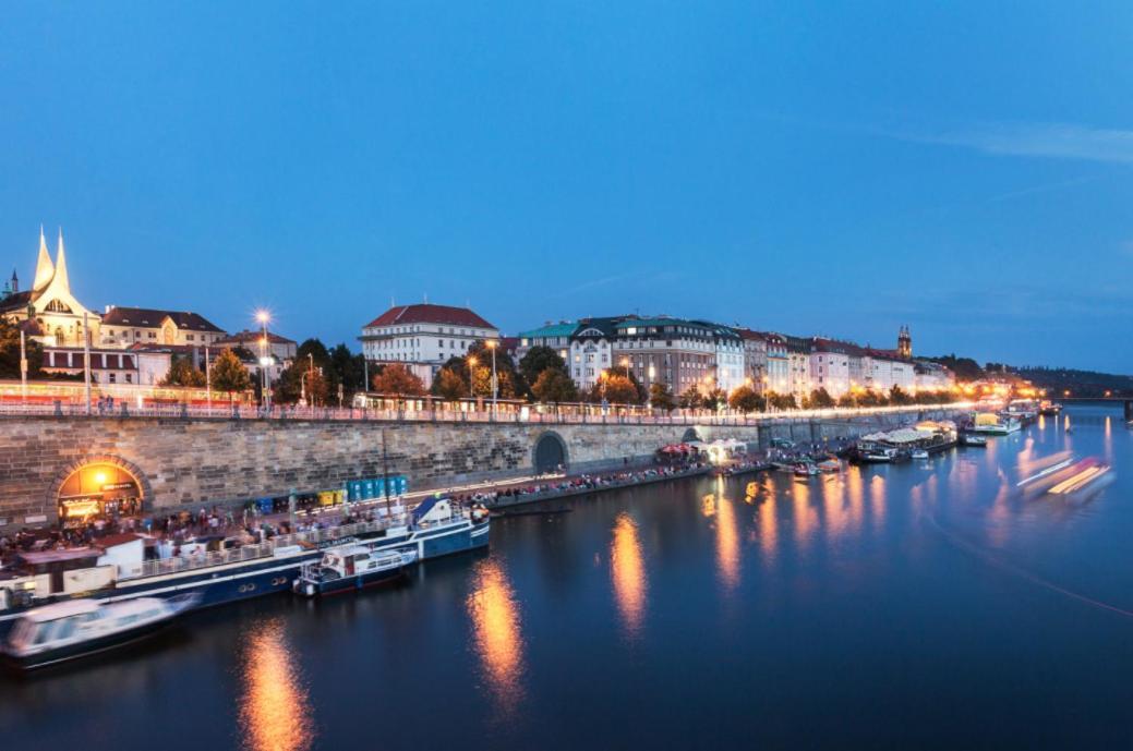 Rooms In Prague-Big+Comfy Zewnętrze zdjęcie